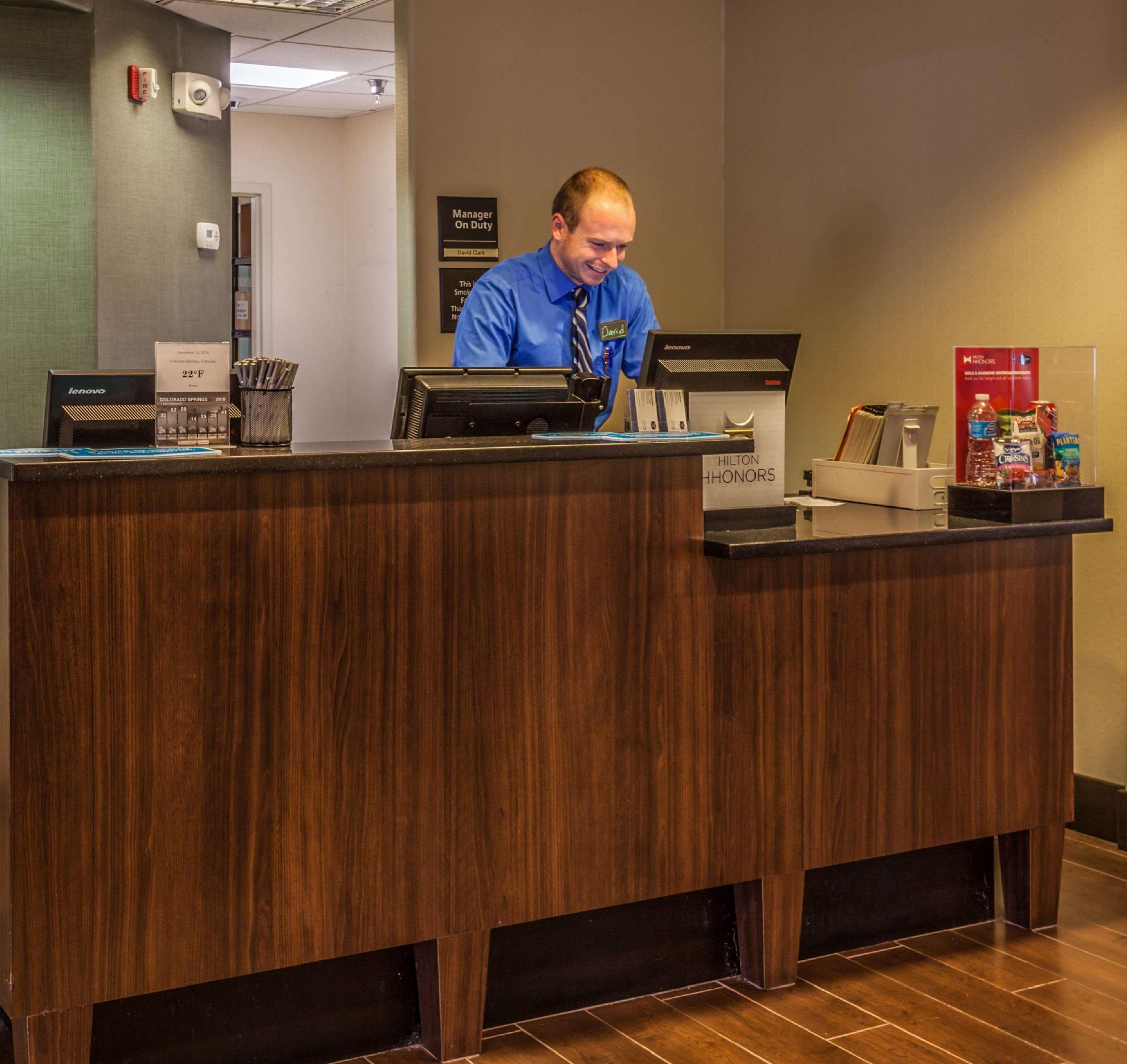 Hampton Inn Colorado Springs-Airport Exterior foto