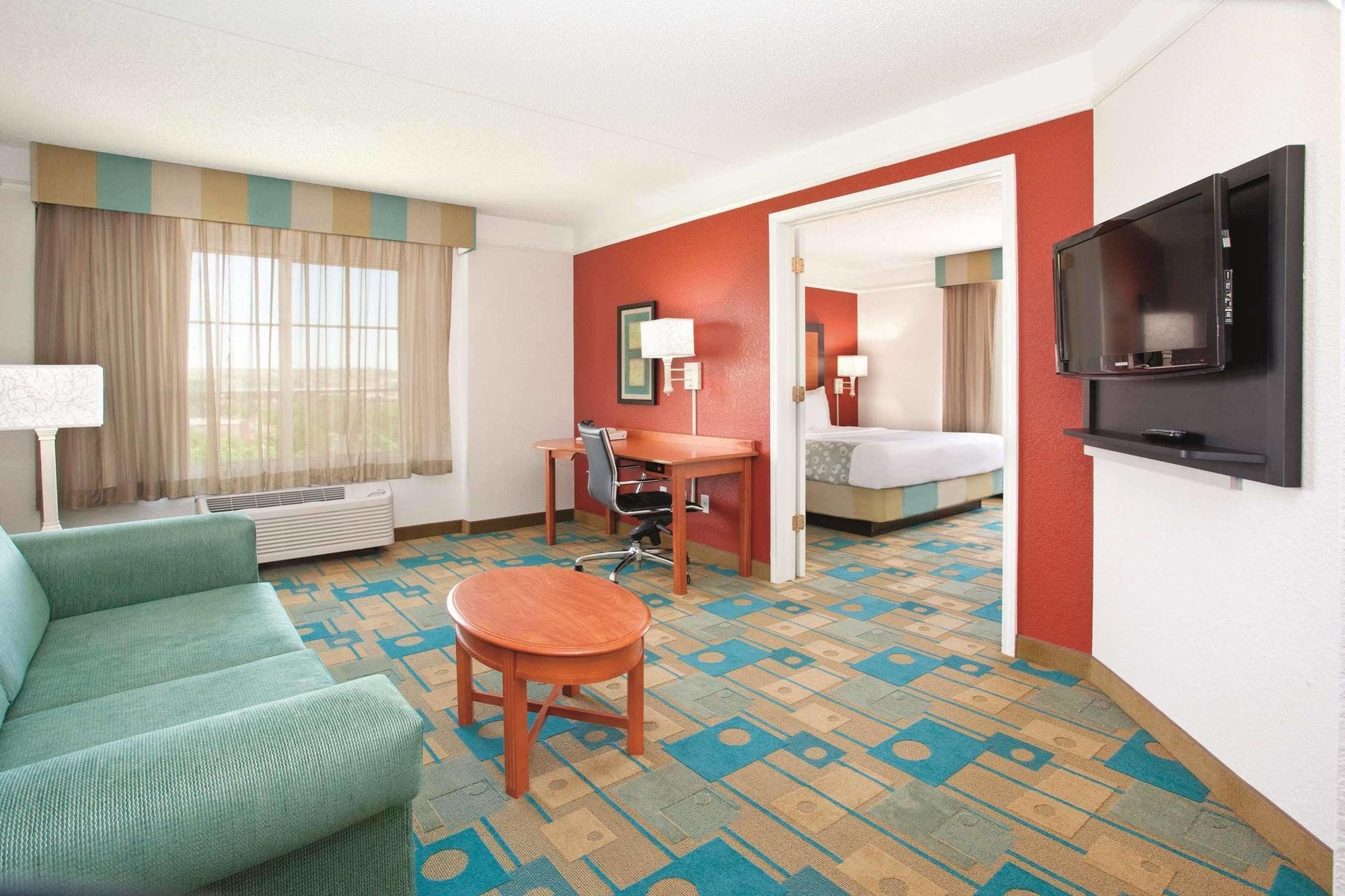 Hampton Inn Colorado Springs-Airport Exterior foto